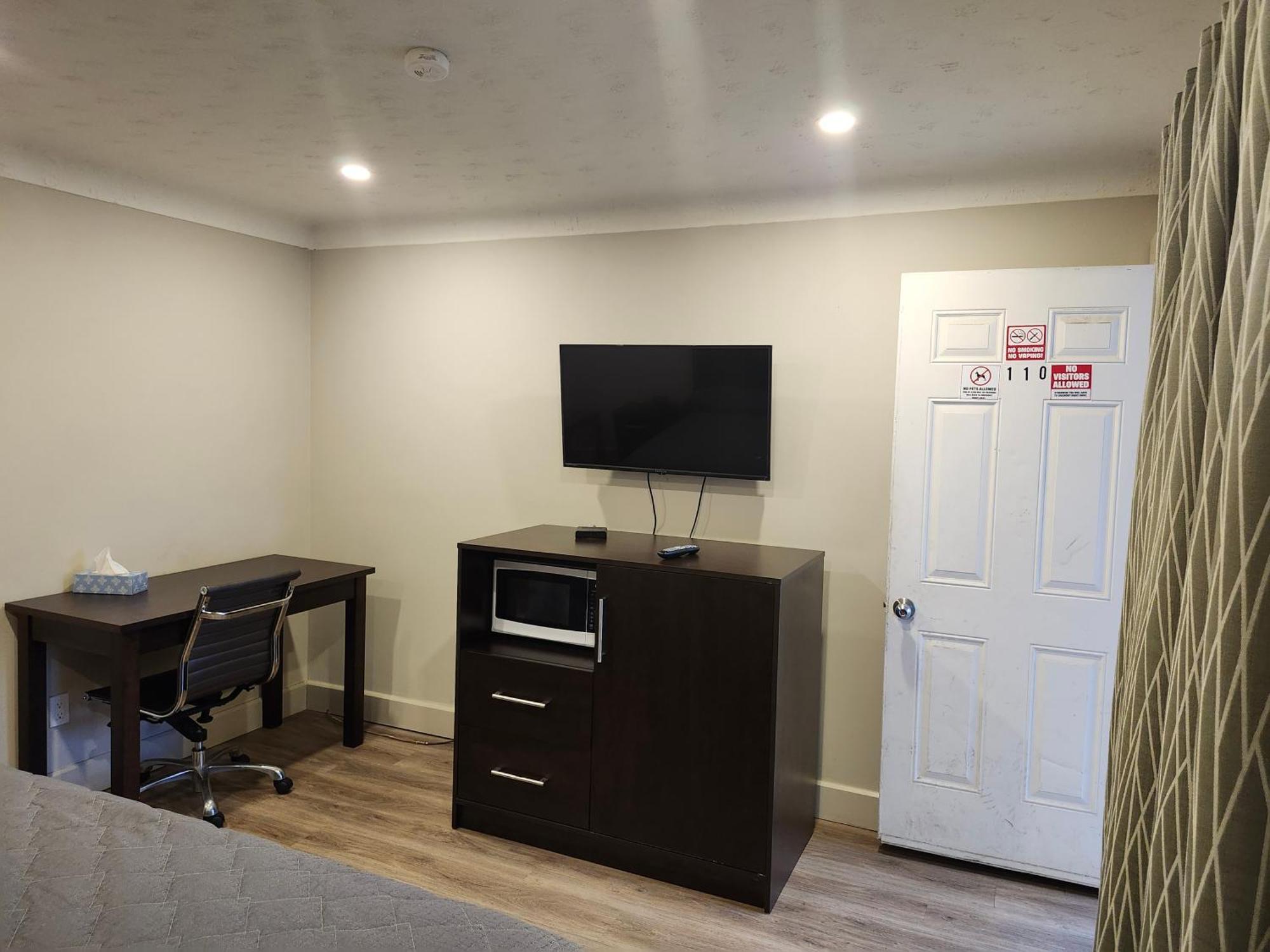 Fairway Inn & Suites キッチナー エクステリア 写真