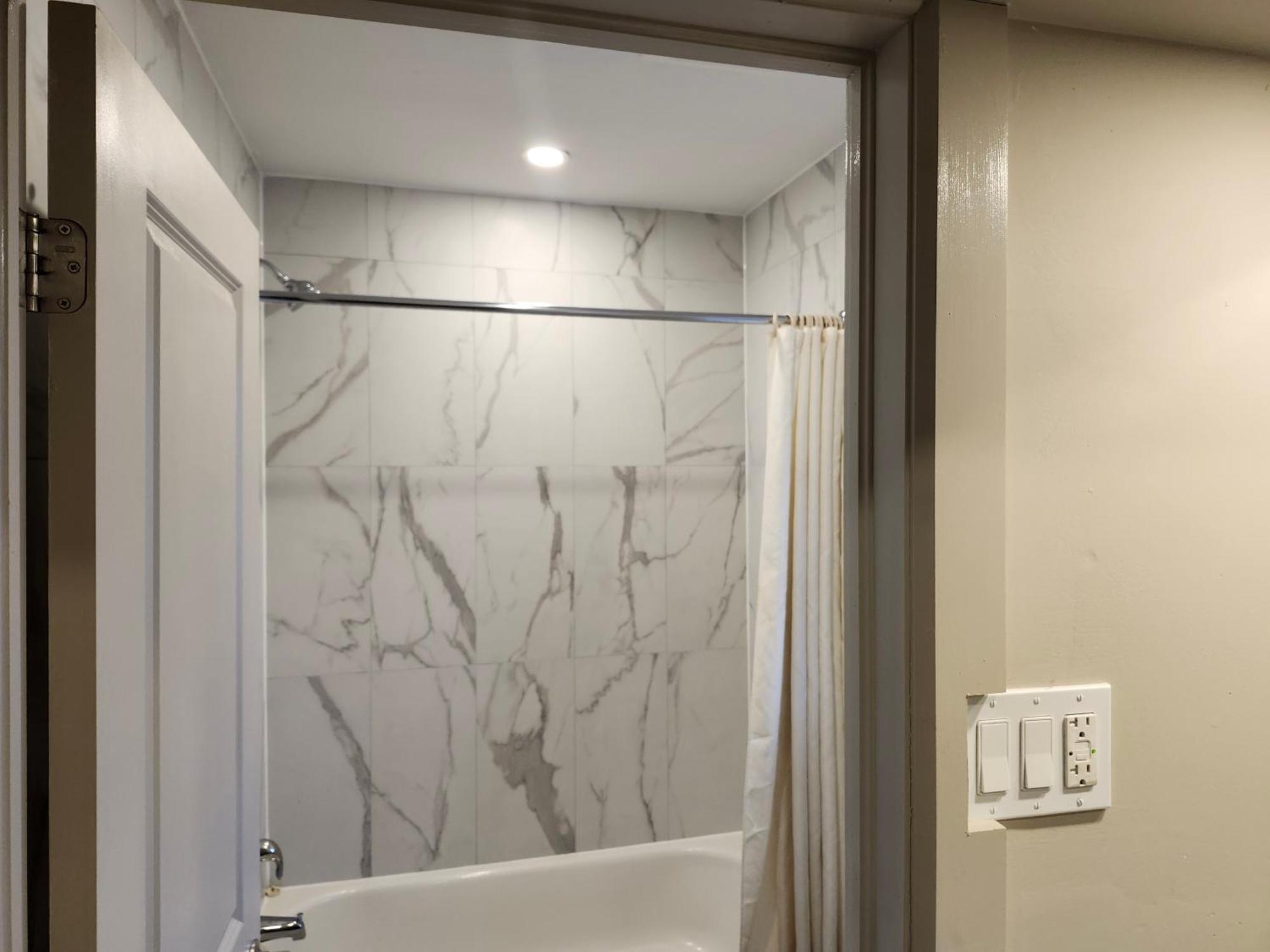 Fairway Inn & Suites キッチナー エクステリア 写真
